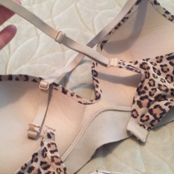 VICTORIA’S SECRET Leopard print bra w/ convertible straps 34B Good condition - Picture 8 of 8